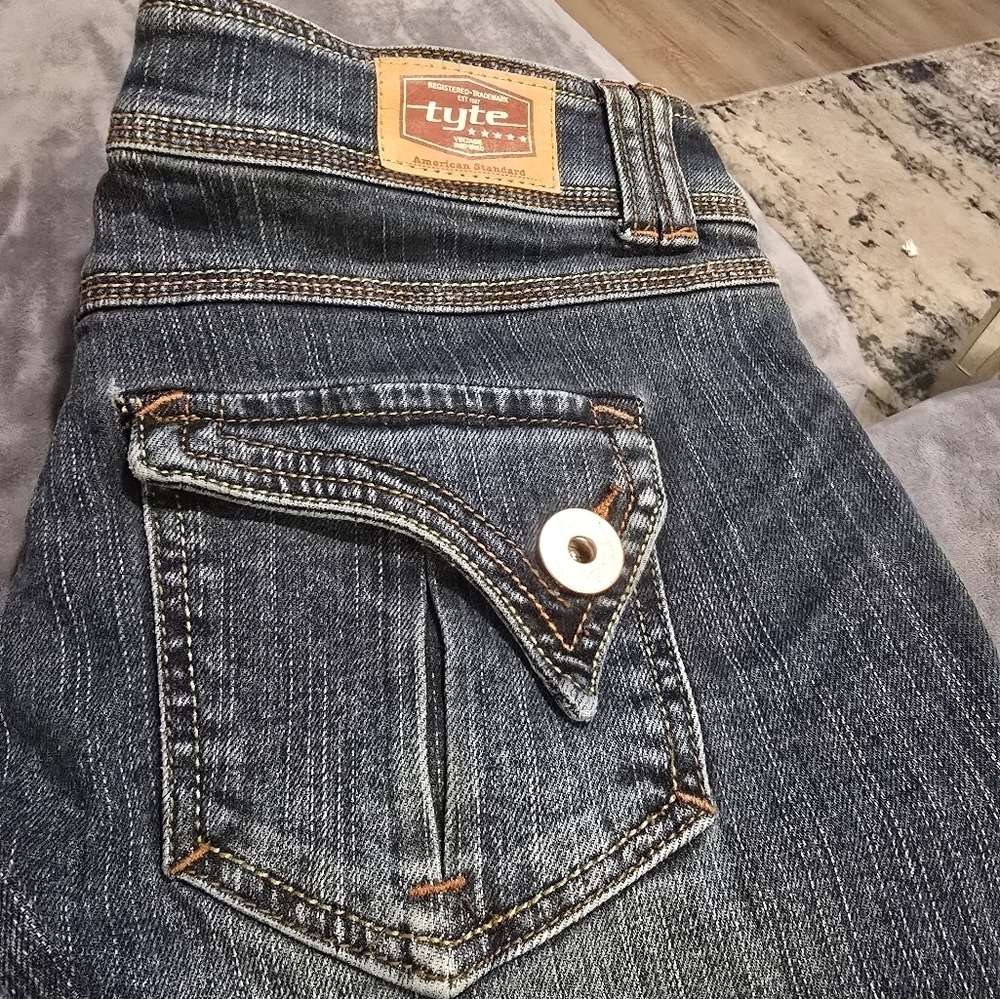 Jeans - Picture 2 of 6